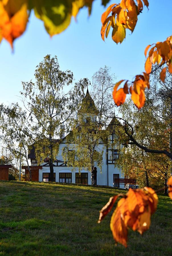 hotel Petřín Jablonec nad Nisou Exterior foto